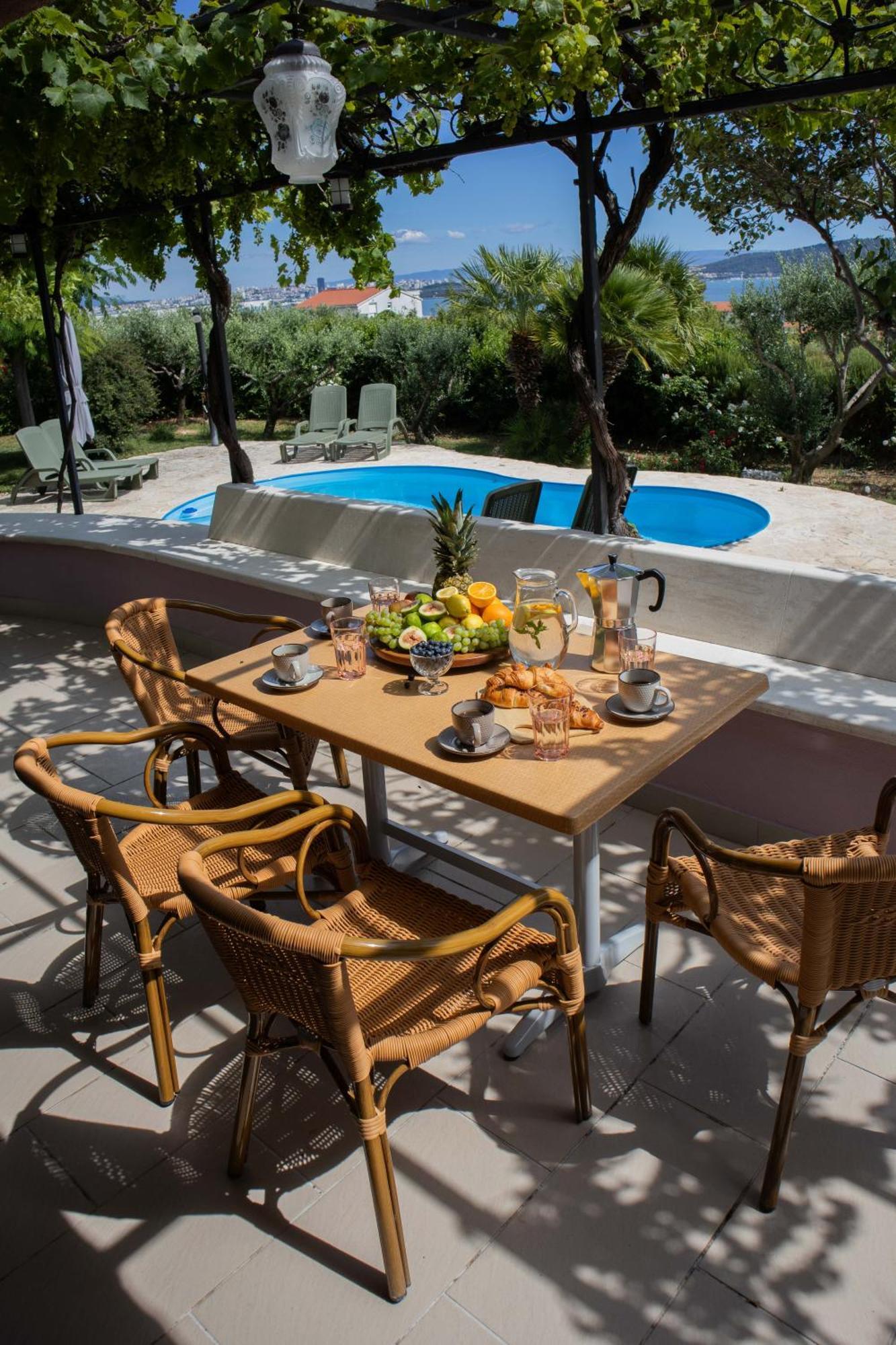 Bellezza With Heated Pool Near Split Villa *